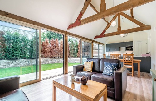 Quenington Cottage | 2 bedroom accommodation in Hatherop, near Cirencester