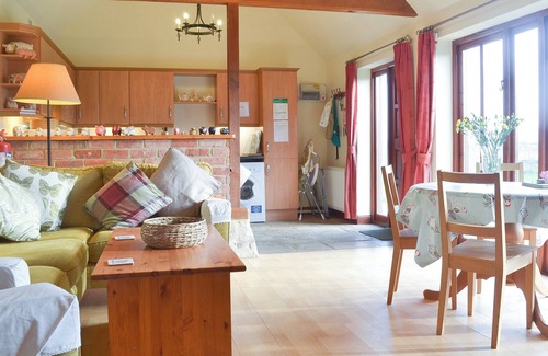 Chippenham Cottage | 2 bedroom accommodation in East Tytherton, Chippenham