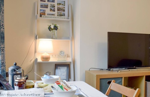 Harrogate Cottage | 2 bedroom accommodation in Starbeck, near Harrogate