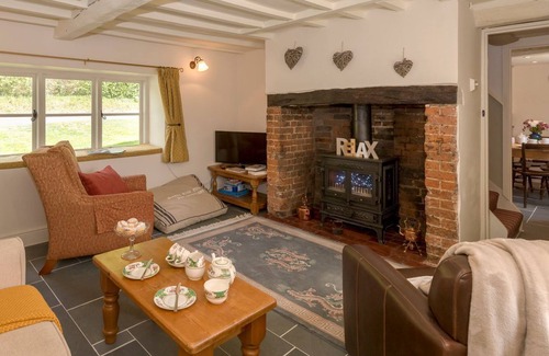 West Meon Cottage | 2 bedroom accommodation in Kilmeston, near Alresford
