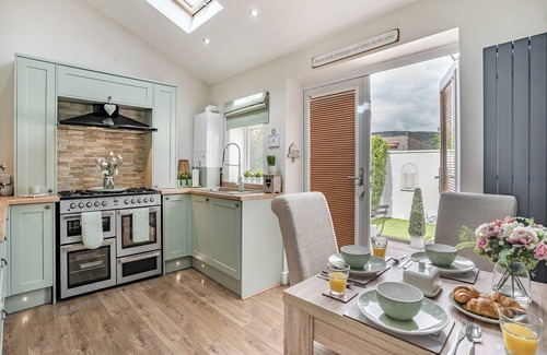 Trecynon Cottage | 2 bedroom accommodation in Aberdare