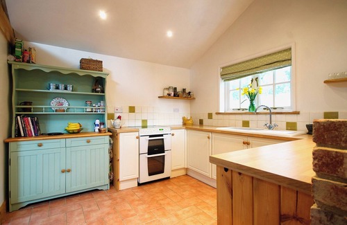 Raymonds Hill Cottage | 2 bedroom accommodation in Axminster, near Lyme Regis