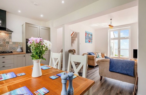 Brighton Cottage | 2 bedroom accommodation in Brighton