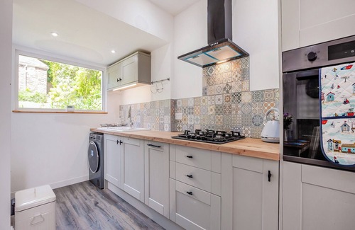 Brighton Cottage | 2 bedroom accommodation in Brighton