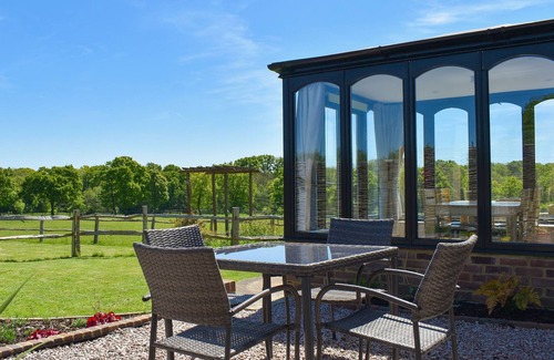 Cowbeech Cottage | 2 bedroom accommodation in Cowbeech, near Hailsham