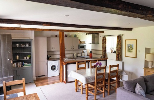Sherborne Cottage | 2 bedroom accommodation in Goathill, near Sherborne