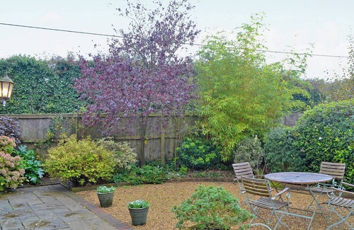 West Meon Cottage | 2 bedroom accommodation in Monkwood, near Alresford