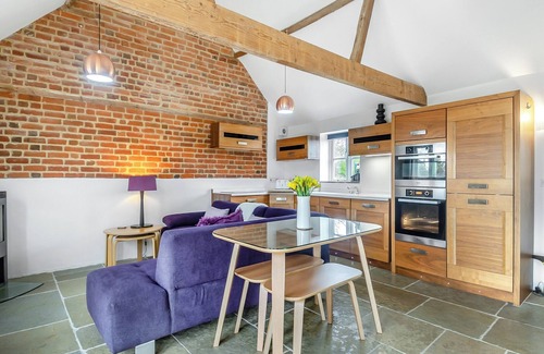 Beccles Cottage | 2 bedroom accommodation in Aldeby, near Beccles