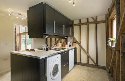 Cowbeech Cottage | 2 bedroom accommodation in Herstmonceux, near Hailsham