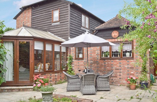 Cowbeech Cottage | 2 bedroom accommodation in Herstmonceux, near Hailsham