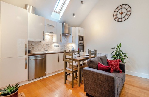 East Woodyates Cottage | 2 bedroom accommodation in Farnham
