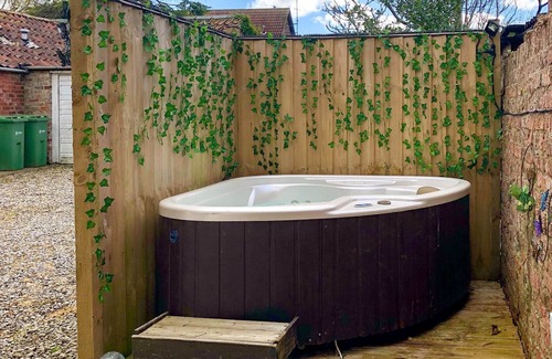 Storwood Cottage | 2 bedroom accommodation in Wheldrake, near York