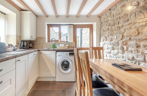 Ashover Cottage | 2 bedroom accommodation in Clay Cross, near Chesterfield