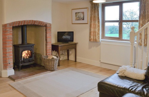 Aubourn Cottage | 2 bedroom accommodation in Norton Disney, near Newark