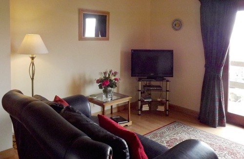 Glasgow Cottage | 2 bedroom accommodation in Campsie Fells, near Milton of Campsie