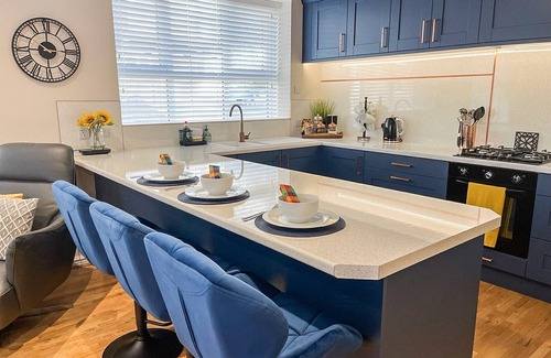 Edwinstowe Cottage | 2 bedroom accommodation in Edwinstowe, near Mansfield