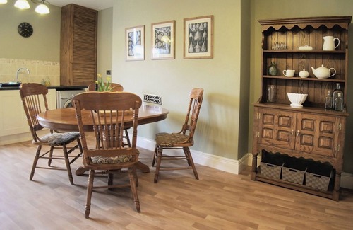West Cliff Cottage | 2 bedroom accommodation in Whitby