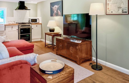 New Forest District Cottage | 2 bedroom accommodation in Cadnam, near Brockenhurst