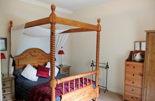 Arnisdale Cottage | 2 bedroom accommodation in Arnisdale, near Glenelg