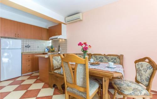Viskovici Apartment | 2 Bedroom Amazing Apartment In Labin