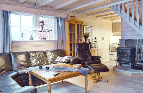 Vindafjord House | 2 bedroom amazing home in ølensvåg