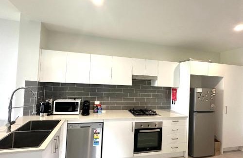 Upper Mount Gravatt Apartment | 2 Bedroom aparment with Views and parking in Garden City