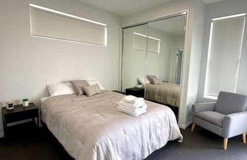 Upper Mount Gravatt Apartment | 2 Bedroom aparment with Views and parking in Garden City