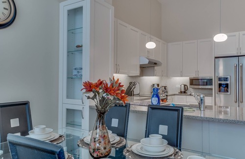 Penn Quarter Apartment | 2 Bedroom Apartment located in Washington Dc's Penn Quarter by RedAwning