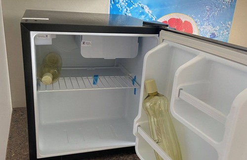 Agra Apartment | 2-bedroom apartment close to Taj Mahal in Agra with AC, fitness room, WiFi.