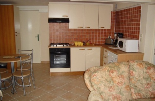 Mensignac Apartment | 2 Bedroom Apartment in 24350 - MENSIGNAC
