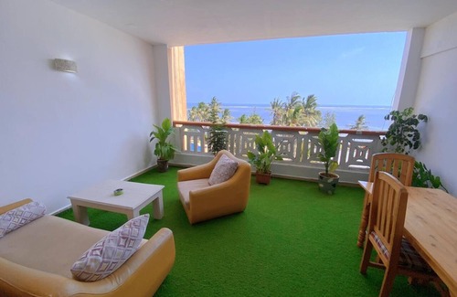 Bamburi Apartment | 2-bedroom apartment in charming Mombasa with fitness room, WiFi, AC