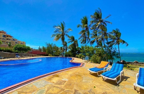 Bamburi Apartment | 2-bedroom apartment in charming Mombasa with fitness room, WiFi, AC