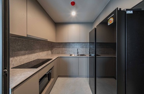 Huai Khwang Apartment | 2-bedroom apartment in pleasant Bangkok with WiFi, AC, fitness room