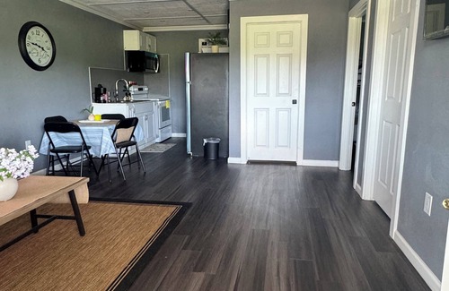 Quinlan Apartment | 2-bedroom apartment in welcoming Quinlan with AC, WiFi