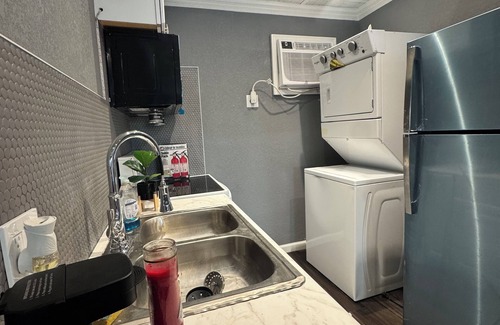 Quinlan Apartment | 2-bedroom apartment in welcoming Quinlan with AC, WiFi