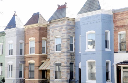 Truxton Circle Apartment | 2-bedroom Apartment in DC