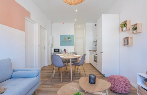 Roubaix Apartment | 2 bedroom apartment near tram, CHR + parking