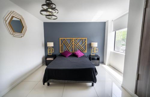 Zona Rosa Apartment | 2 bedroom apartment - one block from Lleras park, P1
