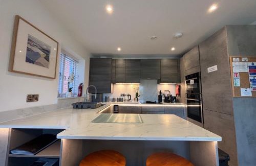 Shrewsbury Apartment | 2 Bedroom Apartment - Parking - Walk to Town