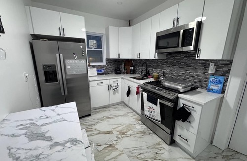 Long Beach Apartment | 2-bedroom apartment Walking distance to beach