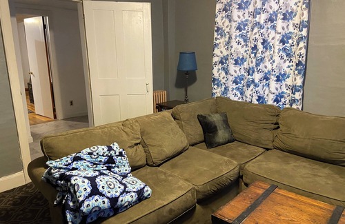 Cavendish Apartment | 2-bedroom apartment with WiFi in charming Cavendish 6 miles from Okemo Ski Area