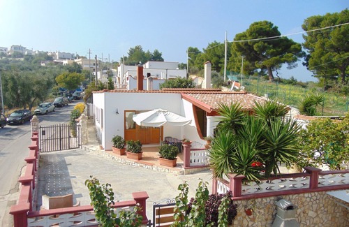 Chiesiola House | 2 bedroom apartment with 2 bathrooms 200 m from the sea.