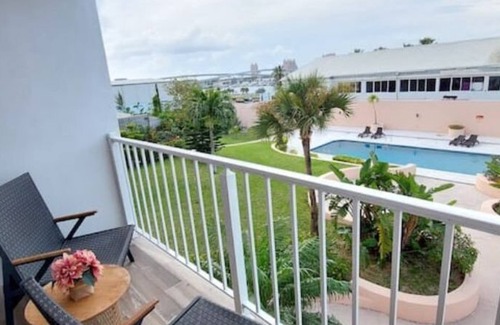 Nassau Condo | 2 Bedroom Apt overlooking harbour