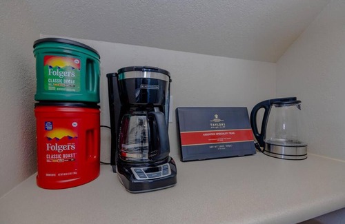 Des Moines Apartment | 2 Bedroom Apt with Free Parking in Downtown DSM