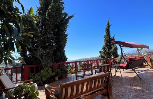Los Angeles House | 2 bedroom Artistic Unique Retreat & Patio w/Views near Downtown Los Angeles