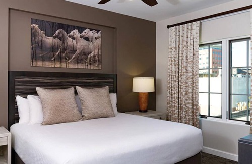 Downtown San Antonio Resort | 2 Bedroom at Wyndham La Cascada Resort - On the River Walk!
