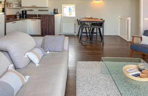Oude-Tonge House | 2 bedroom awesome home in Oude Tonge
