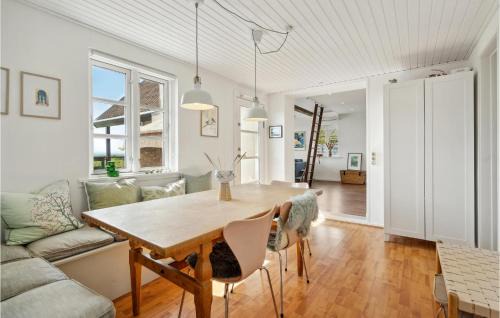 Brydegaard House | 2 Bedroom Awesome Home In Haarby