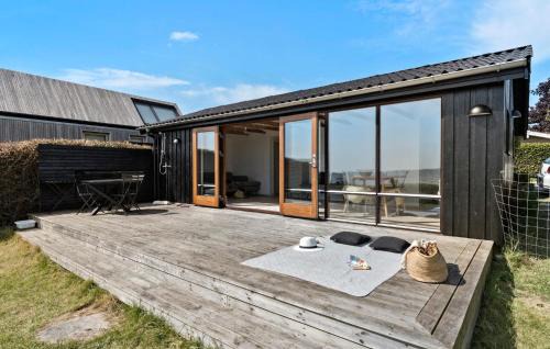 Ronde House | 2 Bedroom Beach Front Home In Rønde