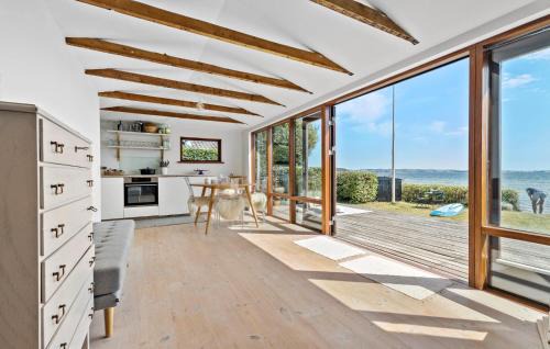 Ronde House | 2 Bedroom Beach Front Home In Rønde